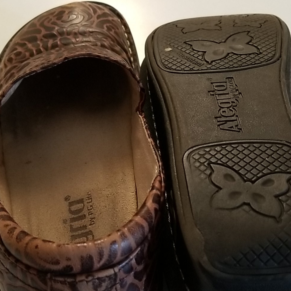 Alegria slip resistant shoes